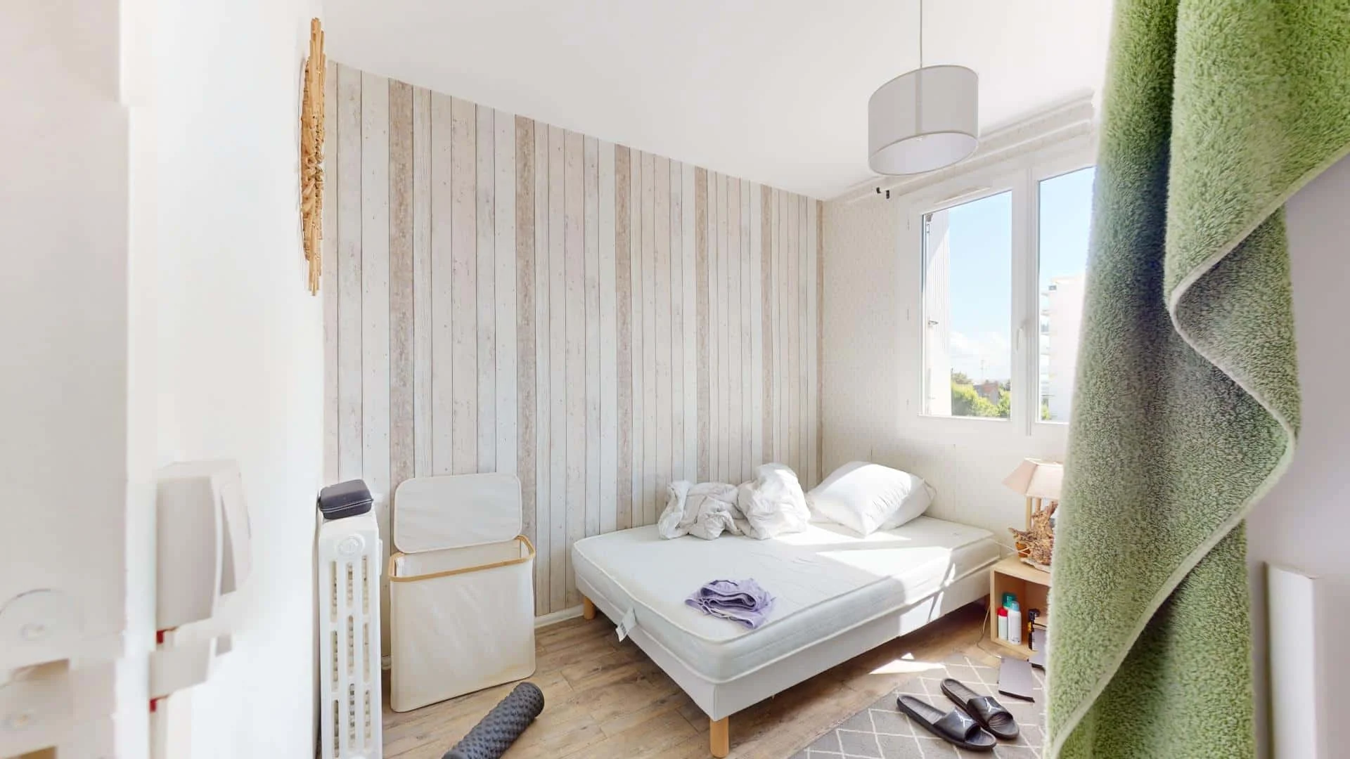 Student-friendly room in with modern amenities