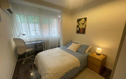 Renting rooms by the month in {area}