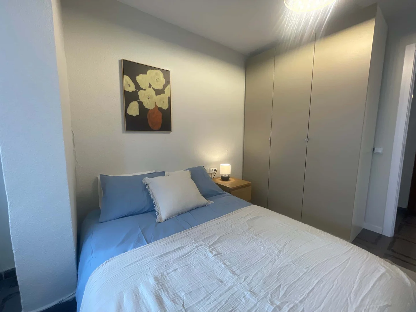 Cozy room for students available in