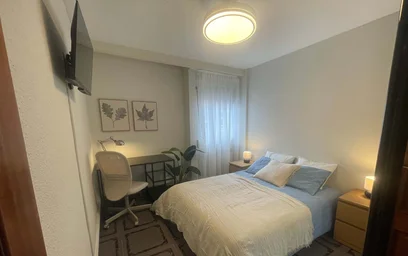 Cheap private room in {area}