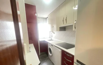 Private room at C. Valdemoro, 18, pta 28, 28901 Getafe, Madrid, Spain, image 9 of 12
