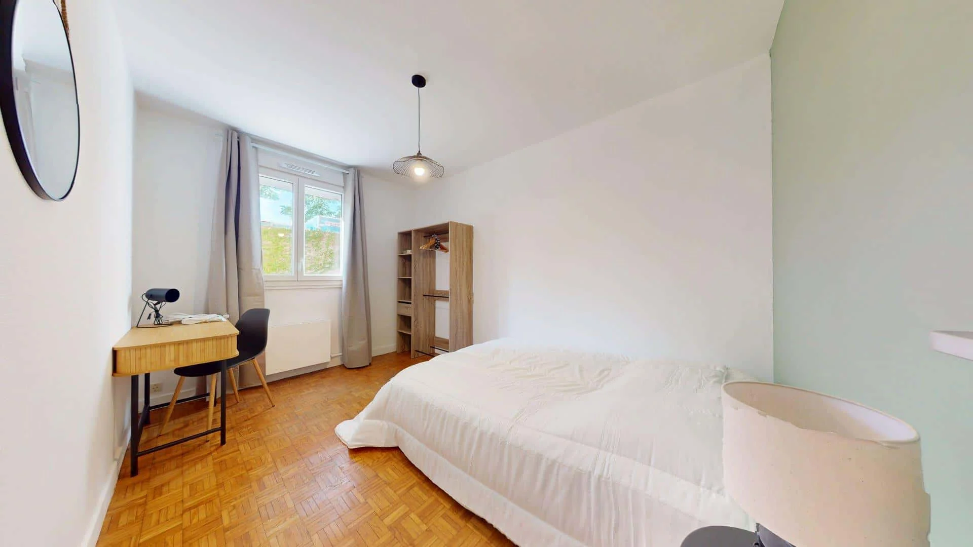 Habitación estudiantil económica cerca del campus en 