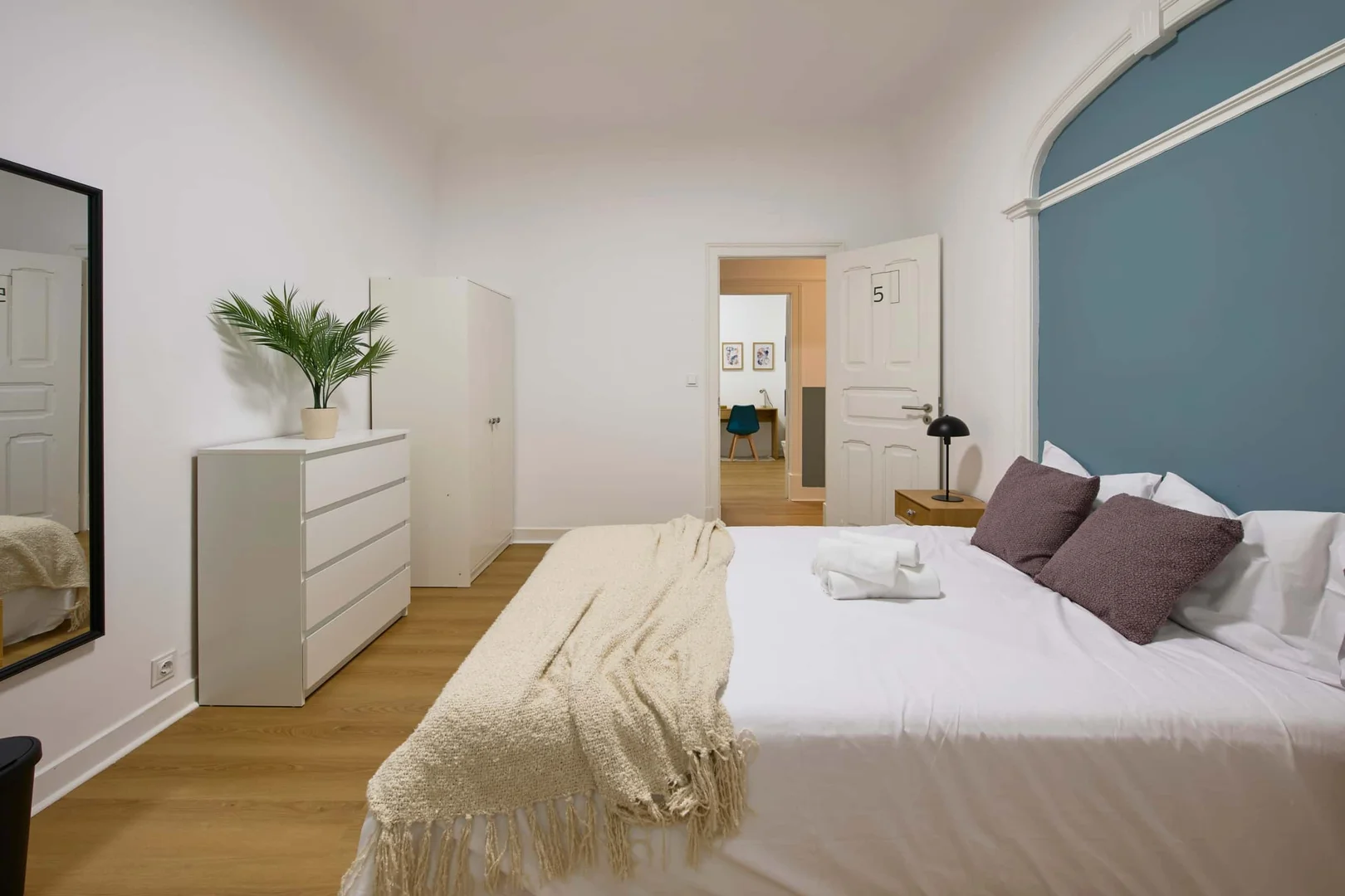 Economical student room with convenient location in 