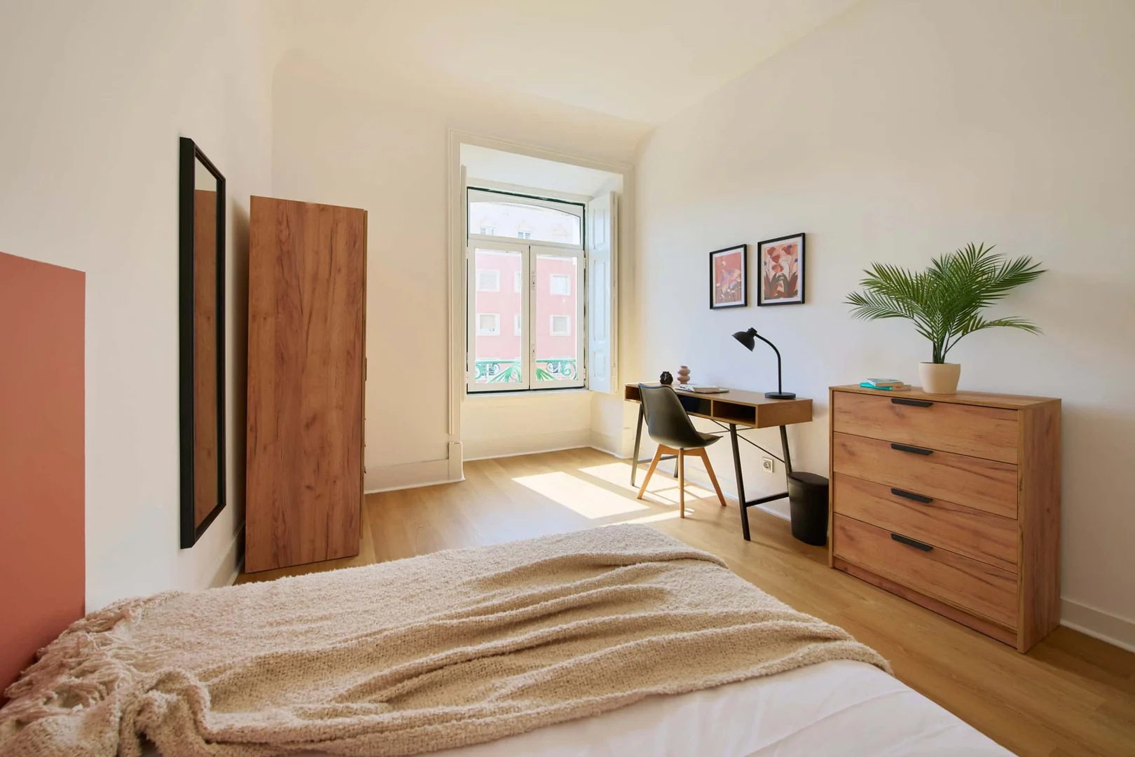 Comfortable and spacious student room in