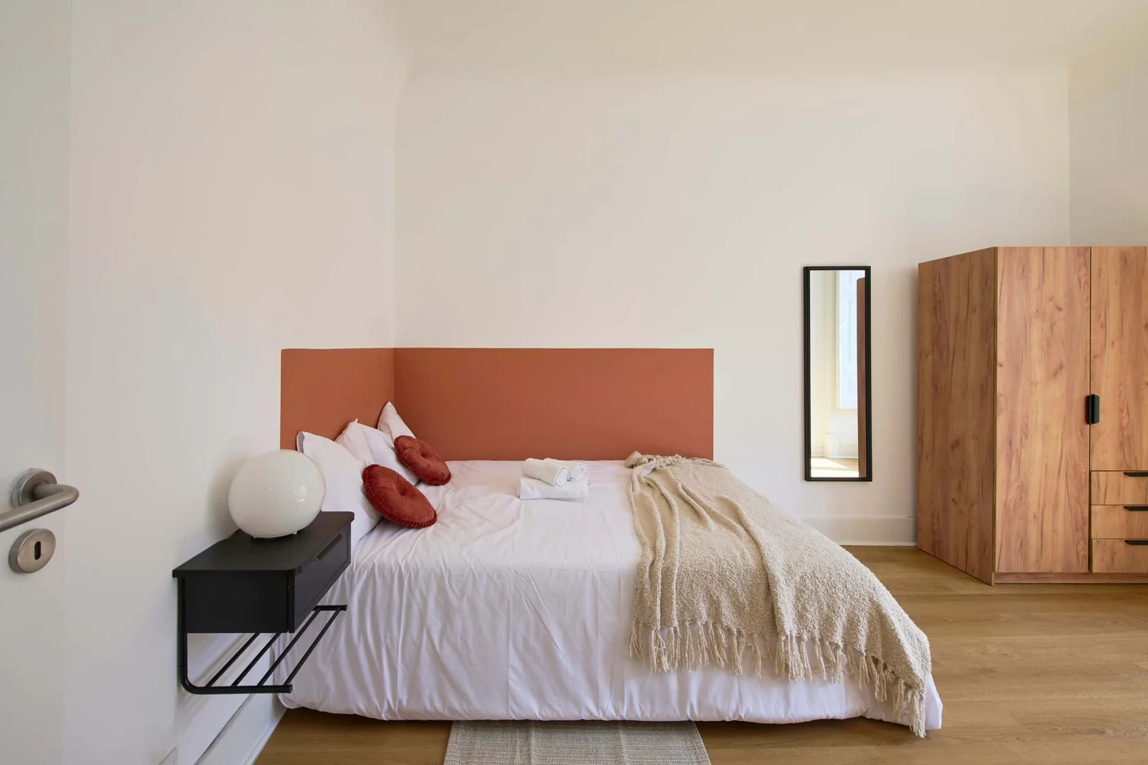 Bright and airy student room with easy university access in