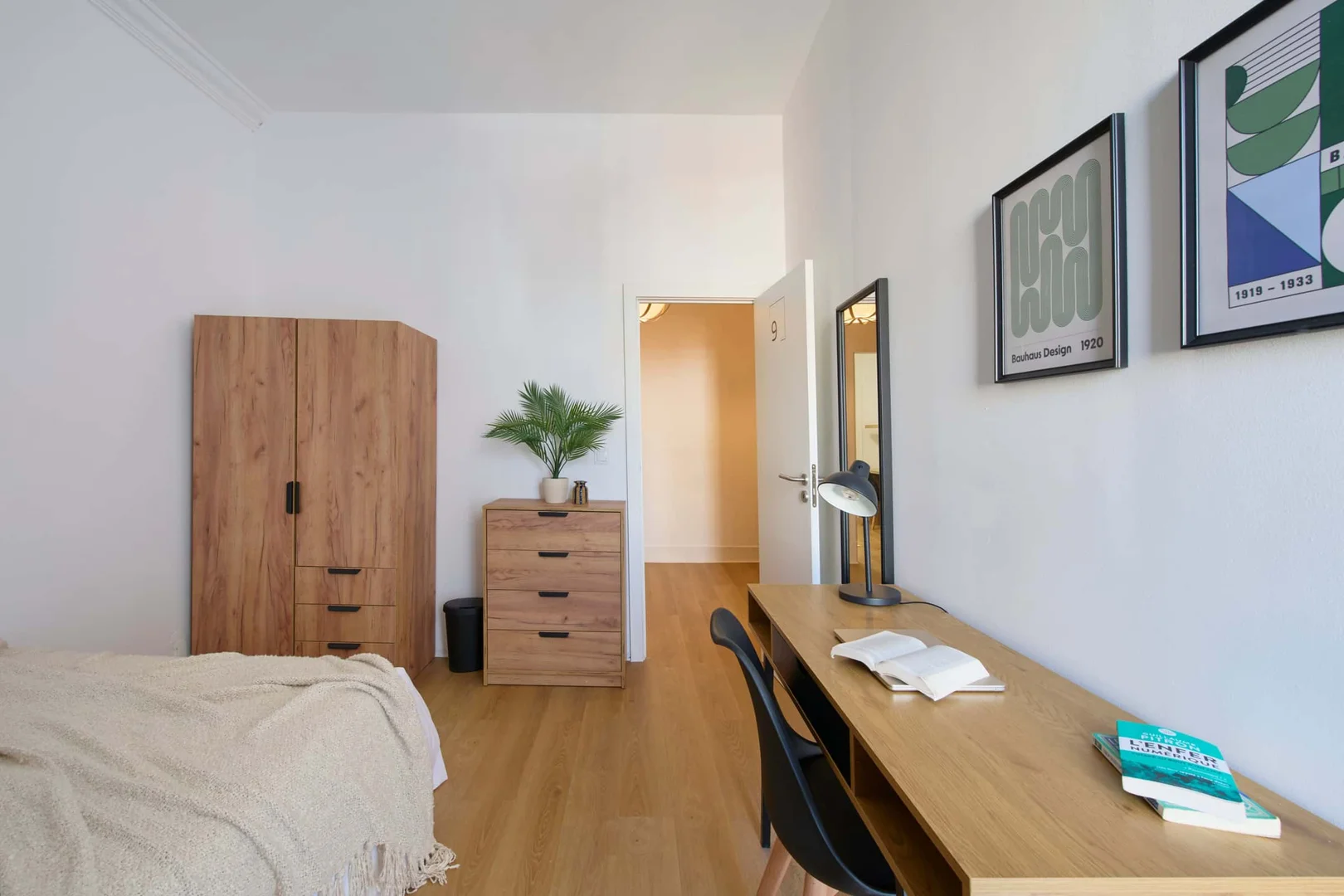 Cozy room for students available in 
