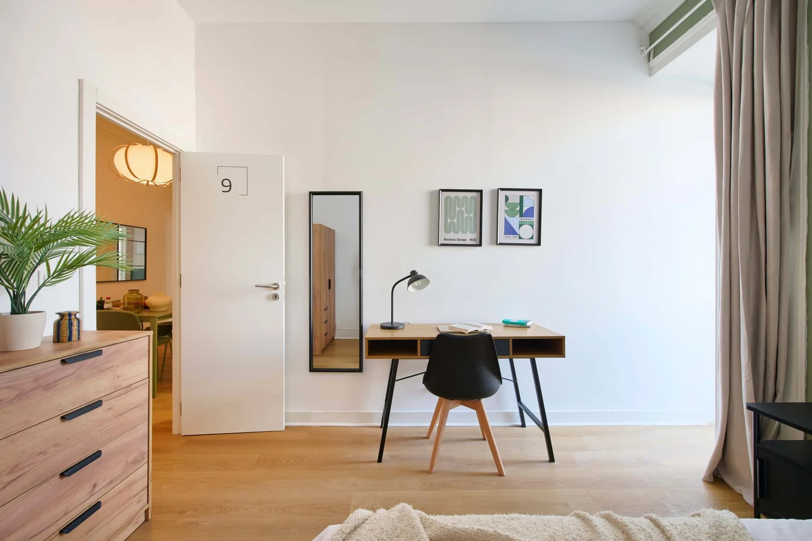 Room for rent in student apartment in , fully furnished