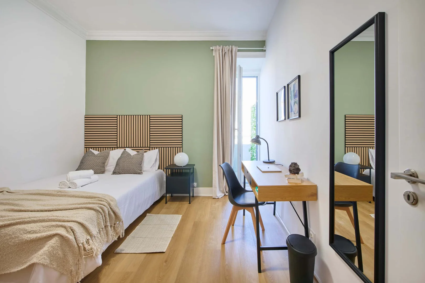 Comfortable and spacious student room in