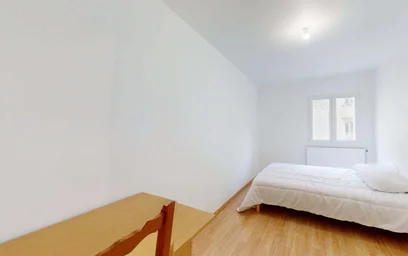 Chambre privée à 8 Rue la Pérouse, 76600 Le Havre, France, image 4 de 19