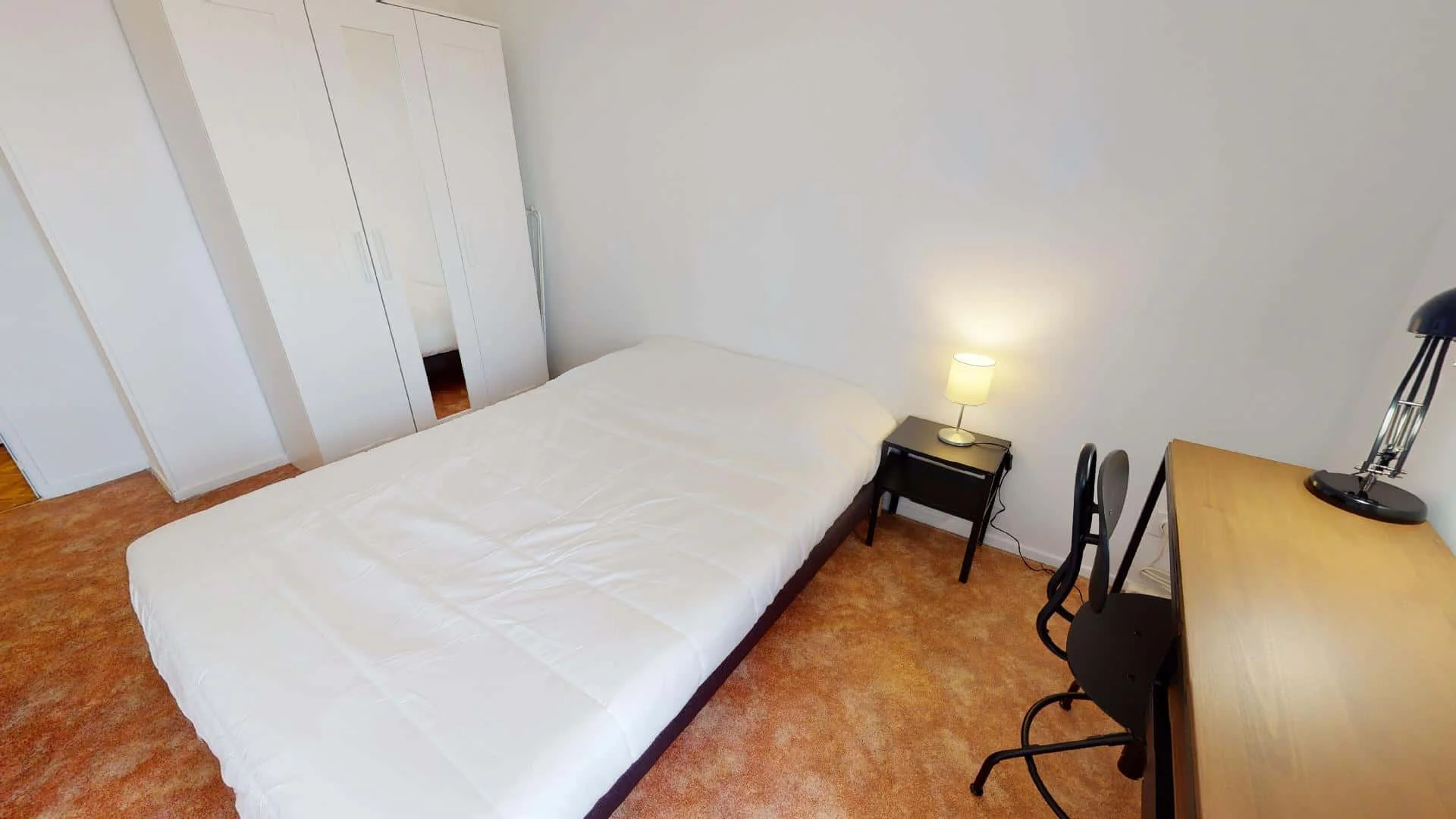 Habitación asequible para estudiantes con buena iluminación en 