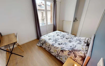Appartamento intero in 46 bis Av. Aristide Briand, 38600 Fontaine, France, immagine 22 di 23