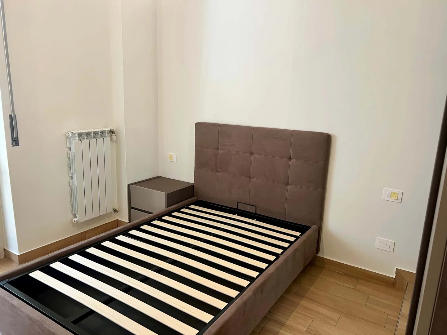 Comfortable and spacious student room in