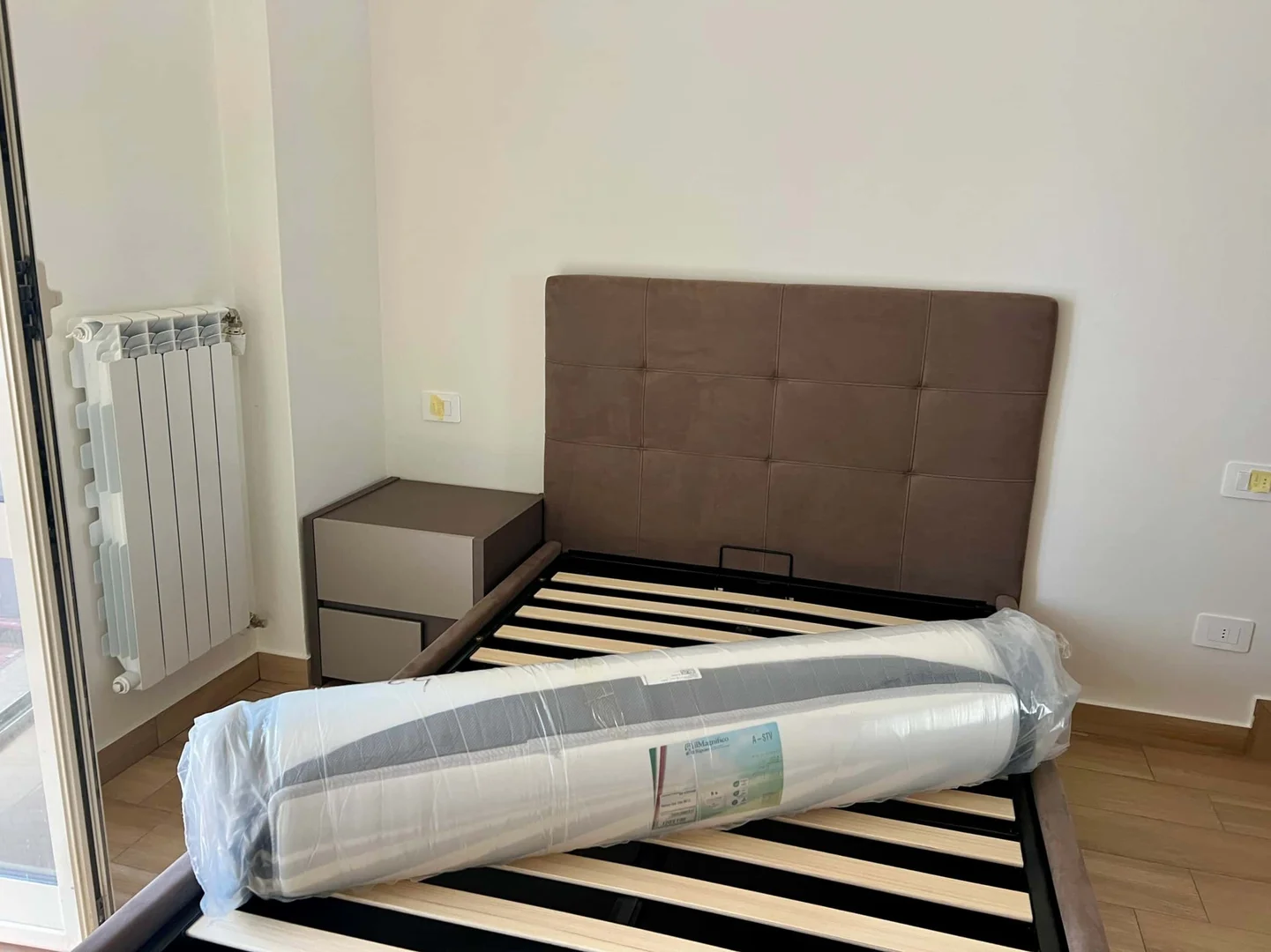 Student-friendly room in with modern amenities