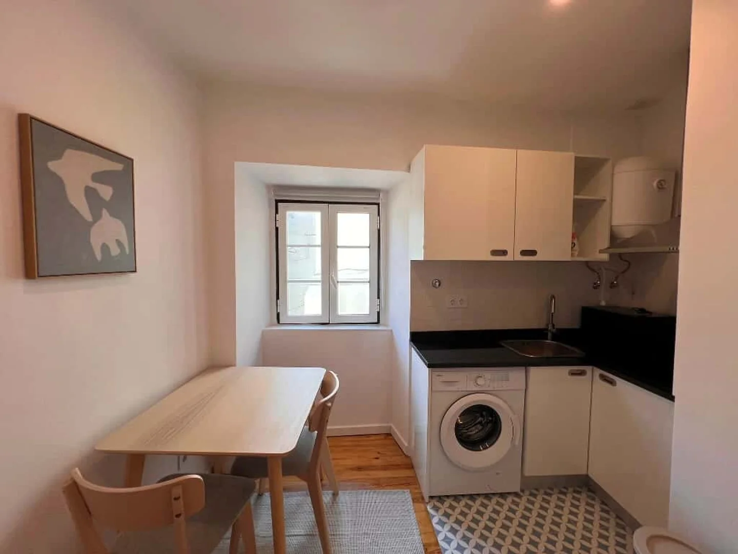 B. das Cruzes 6, 1100-219 Lisboa, Portugal