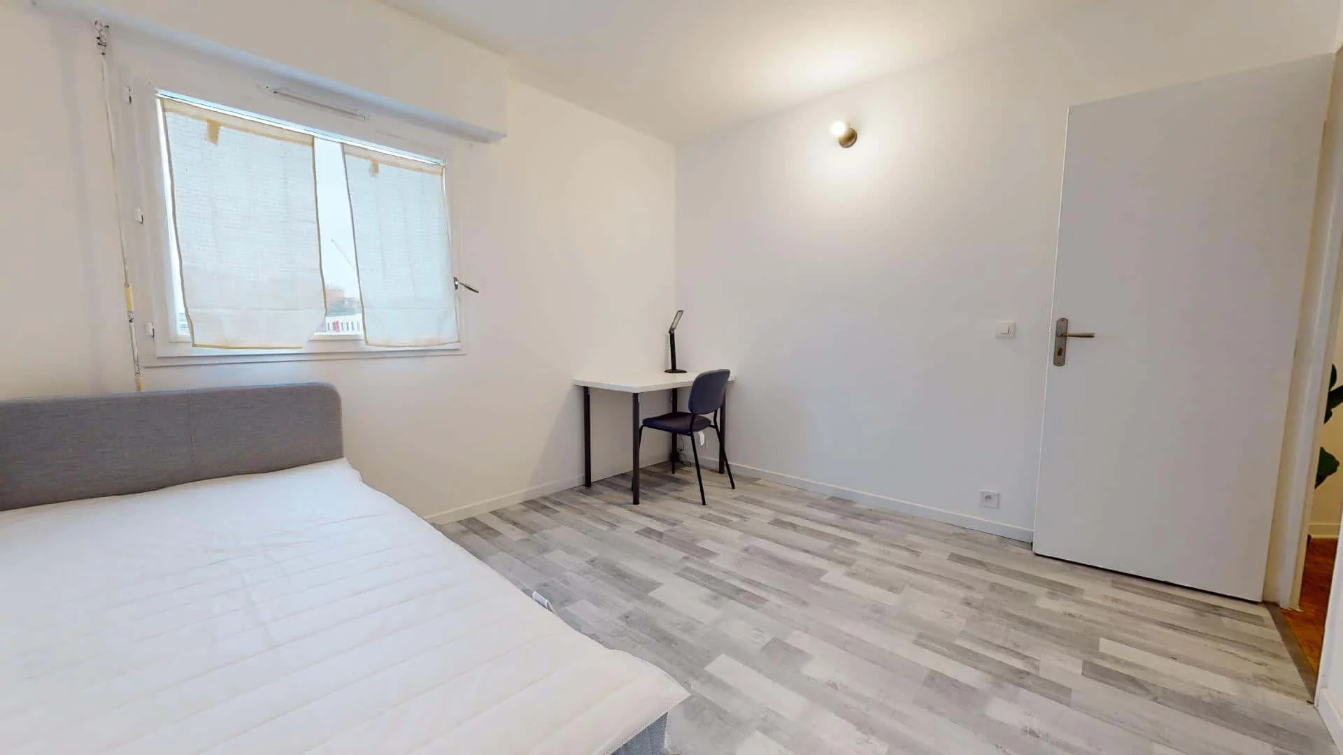 Habitación estudiantil económica cerca del campus en