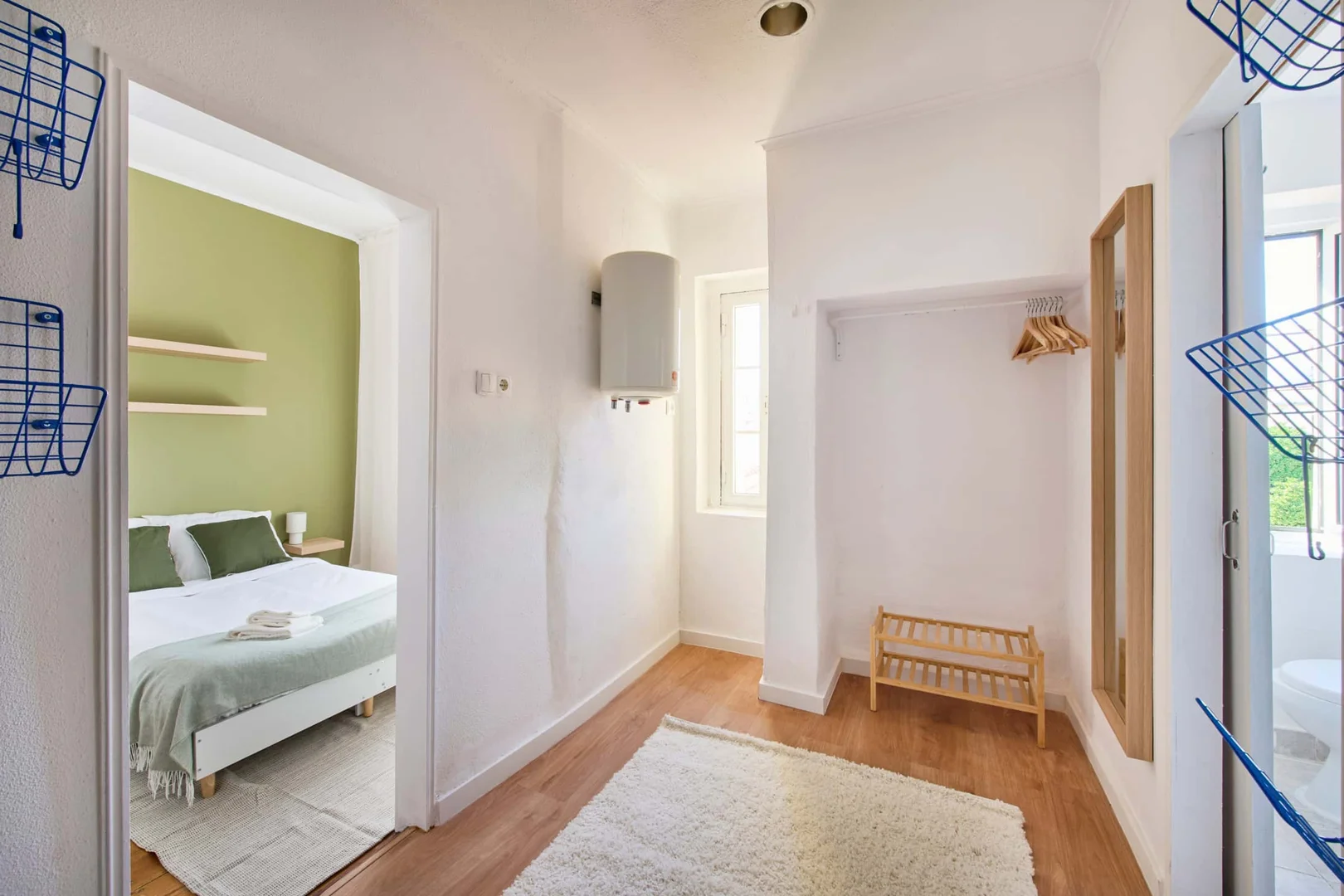 Habitación para estudiantes en  con área de estudio y facilidades compartidas