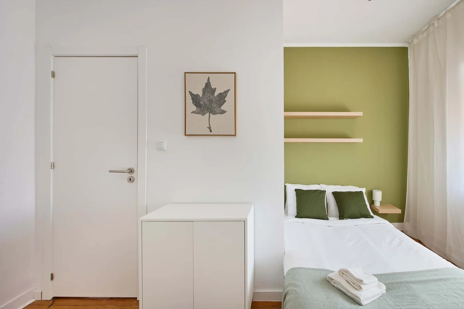 Habitación en apartamento estudiantil en alquiler en , completamente amueblado