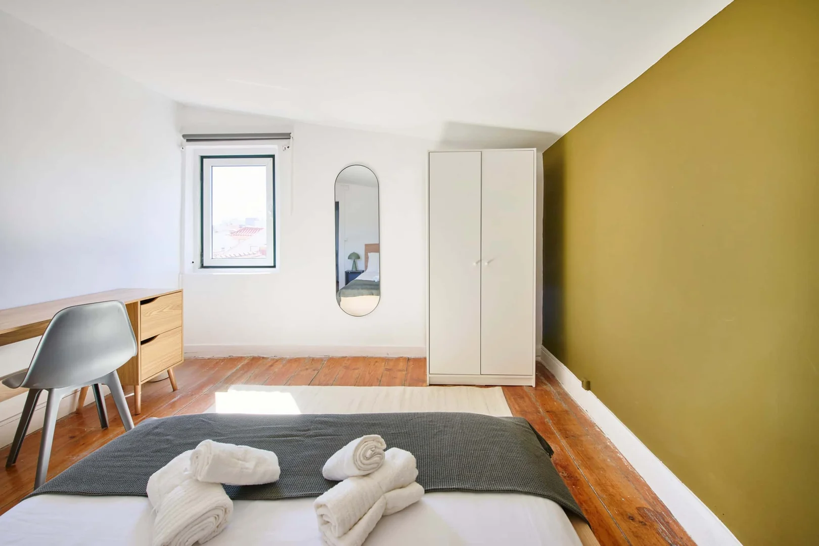 Habitación asequible para estudiantes con buena iluminación en 