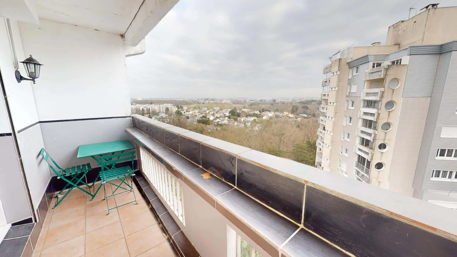 Economical student room with convenient location in