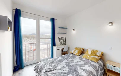 Quarto barato em {area}