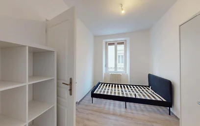 Gesamte Unterkunft in der 44 Rue du Cerf, 68200 Mulhouse, France, bild 10 von 19