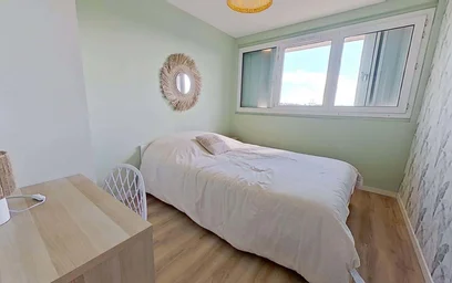 Chambre privée à 37 Rue de Pressensé, 76600 Le Havre, France, image 3 de 15