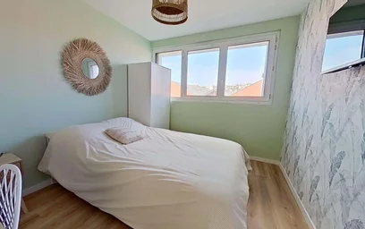 Chambre privée à 37 Rue de Pressensé, 76600 Le Havre, France, image 2 de 16