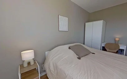 Chambre privée à 41 Rue de Pressensé, 76600 Le Havre, France, image 5 de 14