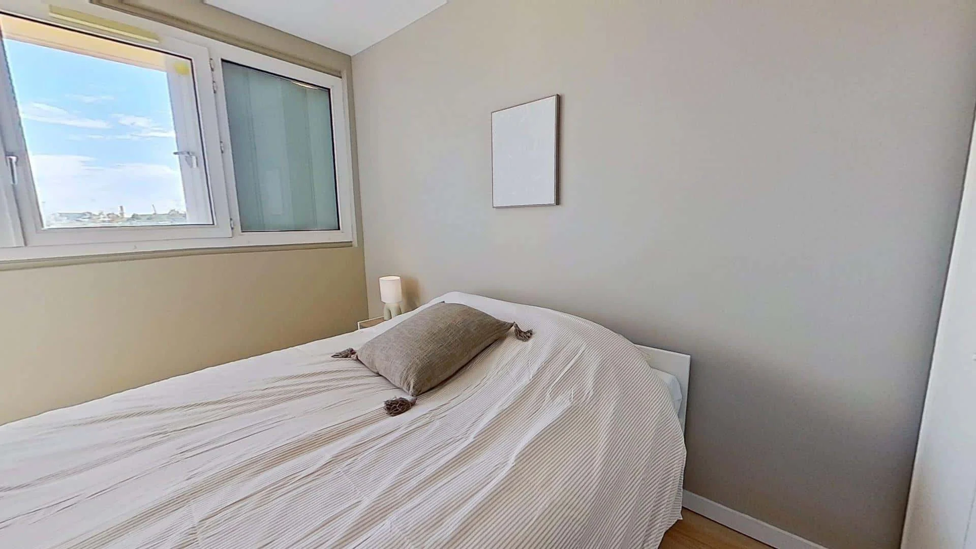 Chambre d'étudiant confortable et spacieuse dans 