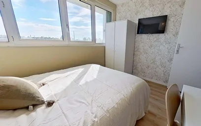 Chambre privée à 41 Rue de Pressensé, 76600 Le Havre, France, image 4 de 13