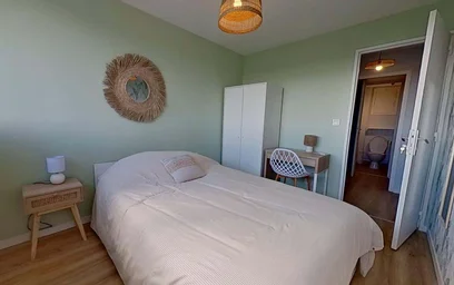 Chambre privée à 37 Rue de Pressensé, 76600 Le Havre, France, image 3 de 15