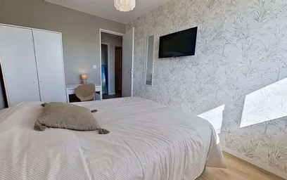 Chambre privée à 41 Rue de Pressensé, 76600 Le Havre, France, image 2 de 12