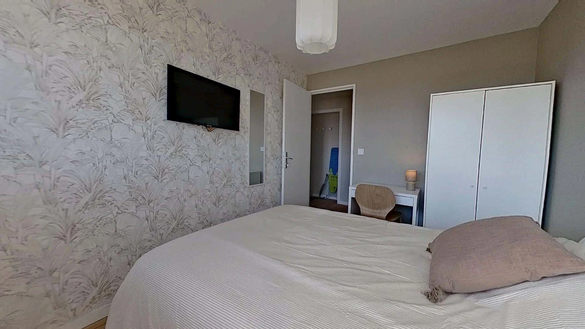Chambre confortable pour étudiants disponible dans 