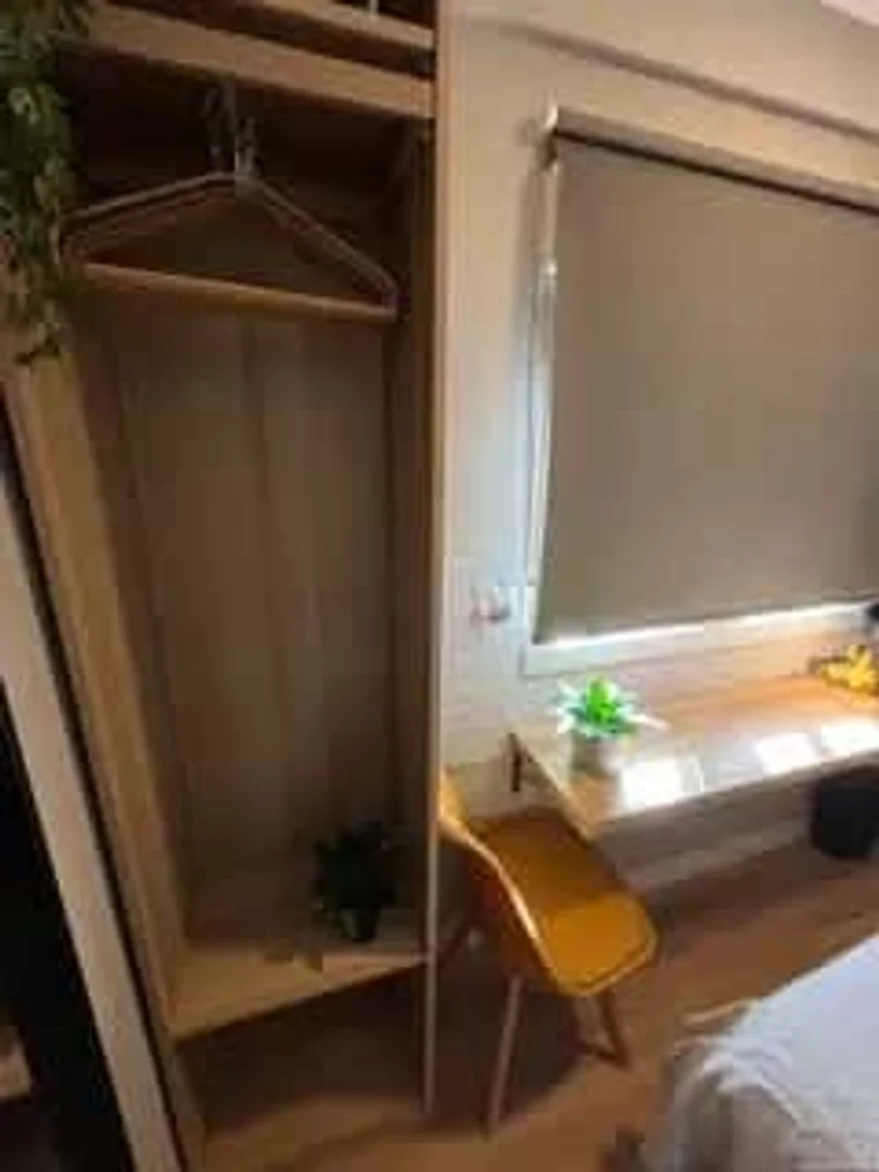 Chambre d'étudiant économique avec emplacement pratique dans 