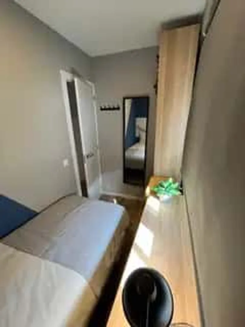 Chambre d'étudiant fonctionnelle parfaite pour étudier dans 