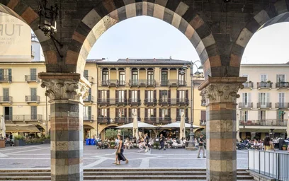 Dairenin tamamı konumu Piazza del Duomo, 17, 22100 Como CO, Italy, 26 27 görüntüsü