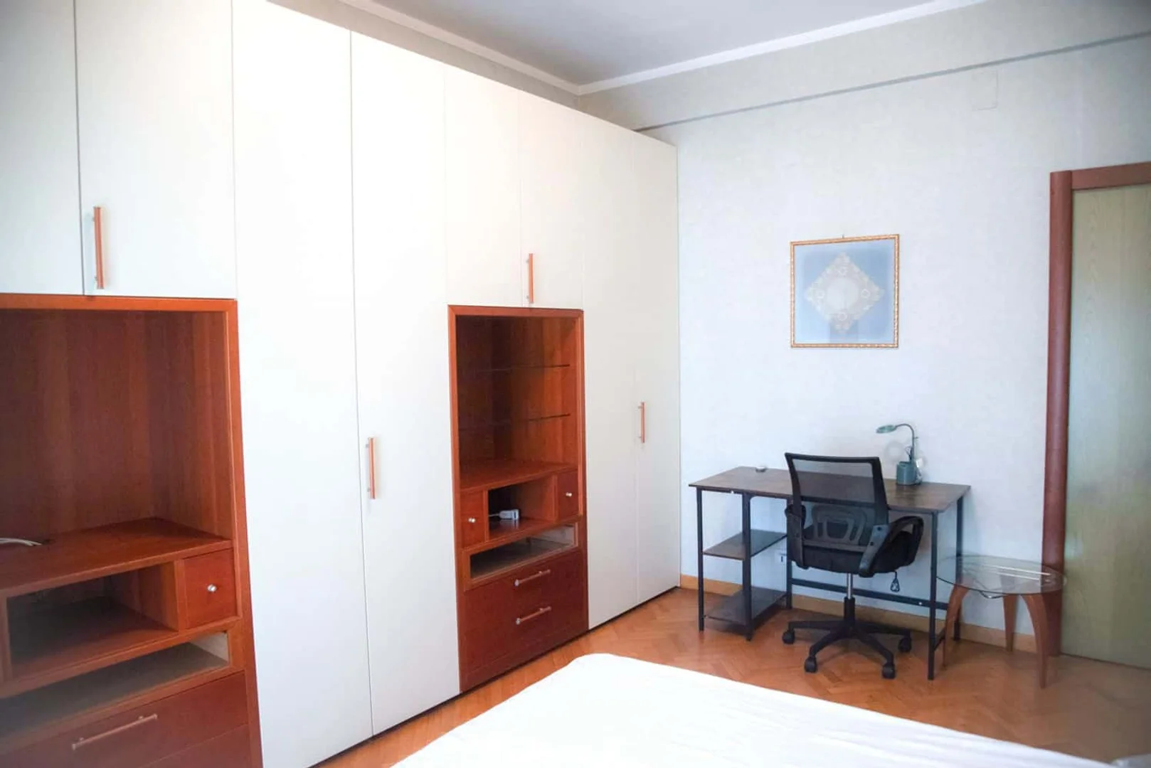 Bezahlbares Zimmer für Studenten mit ausreichender Beleuchtung in 