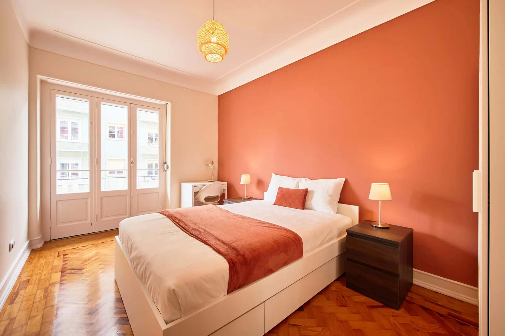 Chambre confortable pour étudiants disponible dans 