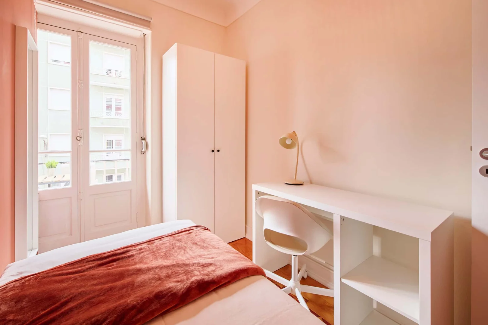 Chambre d'étudiant économique avec emplacement pratique dans 