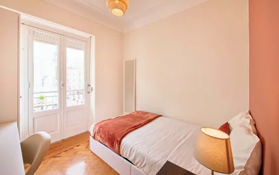 Chambre privée à R. José Falcão 57, 1000-184 Lisboa, Portugal, image 4 de 17