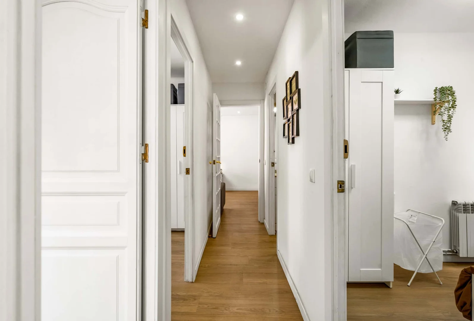 Quarto para alugar em apartamento de estudantes em , totalmente mobilado