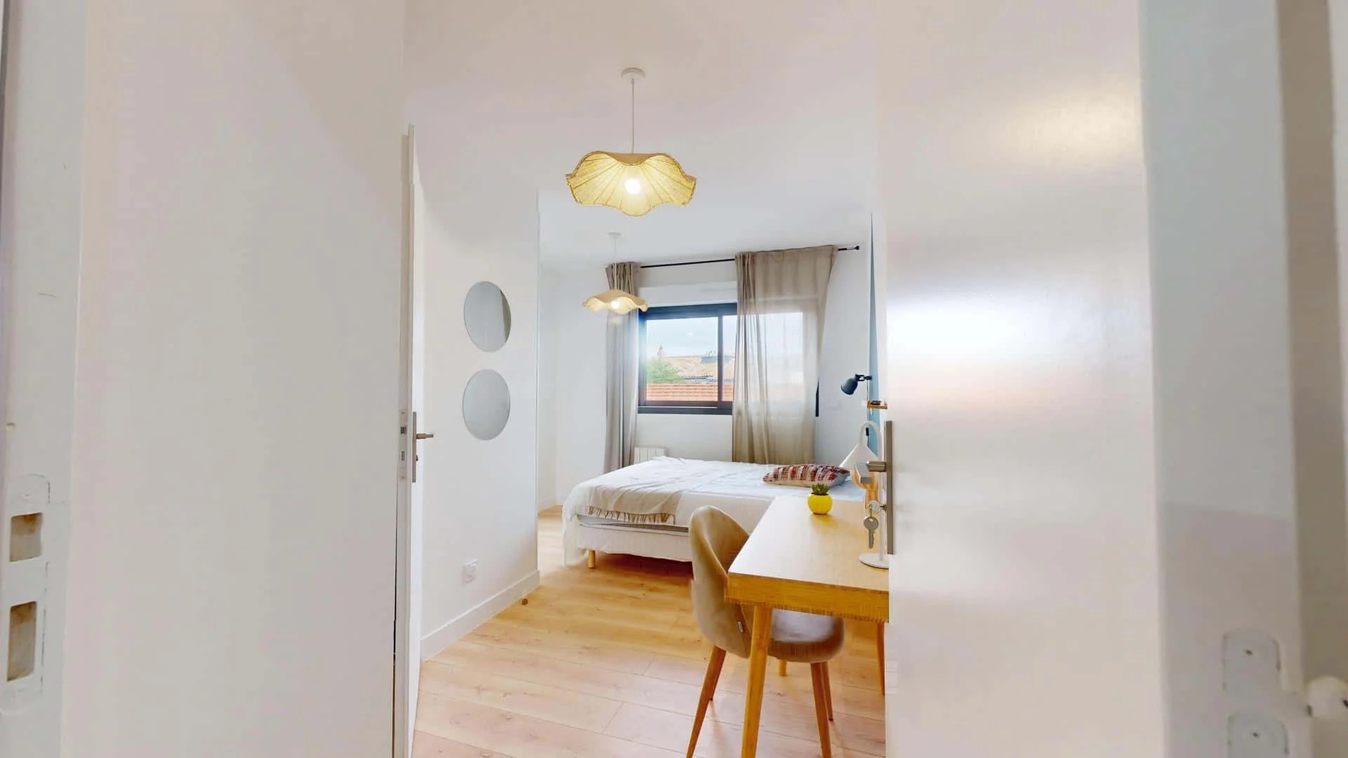 Student-friendly room in  with modern amenities
