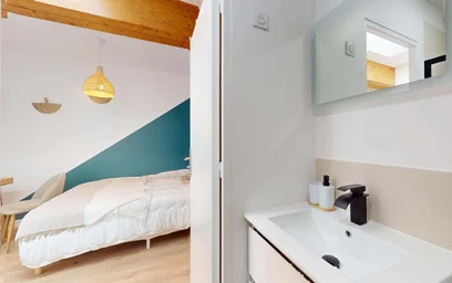 Private room at 17 Rue Louis Mie, 33000 Bordeaux, France, image 7 of 15