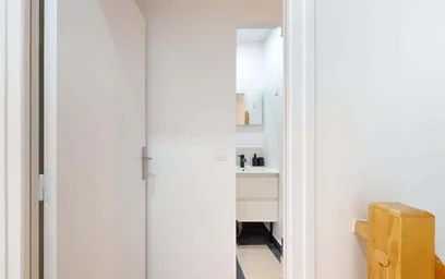 Private room at 17 Rue Louis Mie, 33000 Bordeaux, France, image 3 of 15