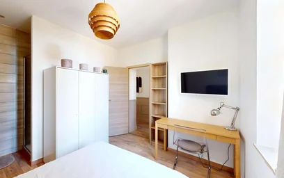 Private room at Rue du Cadran Saint-Pierre, 51100 Reims, France, image 3 of 16