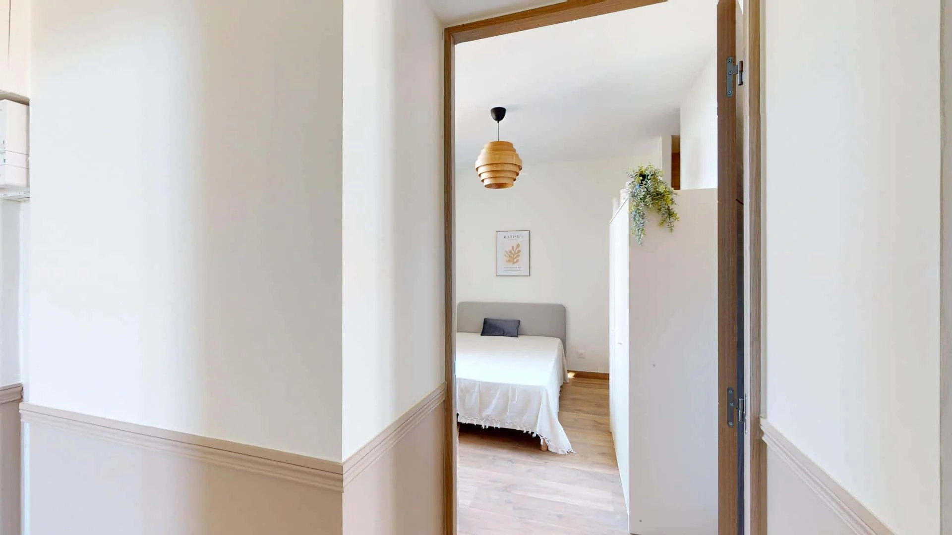 Room for rent in student apartment in , fully furnished