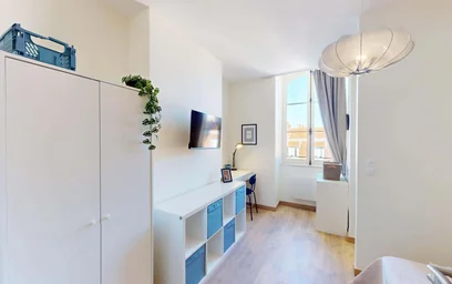 Private room at Rue du Cadran Saint-Pierre, 51100 Reims, France, image 3 of 17