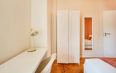 Chambre privée à R. José Falcão 57, 1000-184 Lisboa, Portugal, image 4 de 18