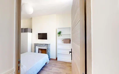 Private room at Rue du Cadran Saint-Pierre, 51100 Reims, France, image 3 of 16