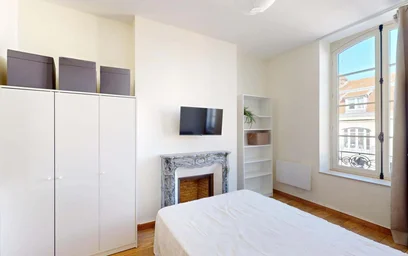 Private room at Rue du Cadran Saint-Pierre, 51100 Reims, France, image 4 of 16